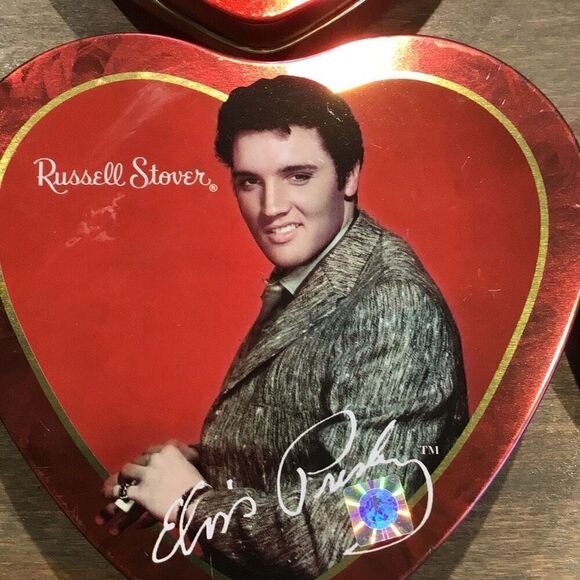 Set of four Elvis Presley collector valentine towns from Russell Stover - Picture 3 of 6